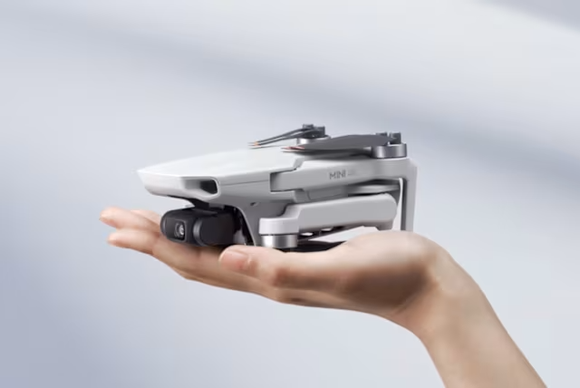 Drone DJI Mini 4K με κάμερα 4K και μέγιστο χρόνο πτήσης 31 λεπτά
