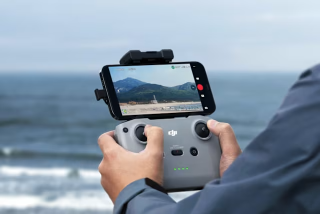 Drone DJI Mini 4K με κάμερα 4K και μέγιστο χρόνο πτήσης 31 λεπτά